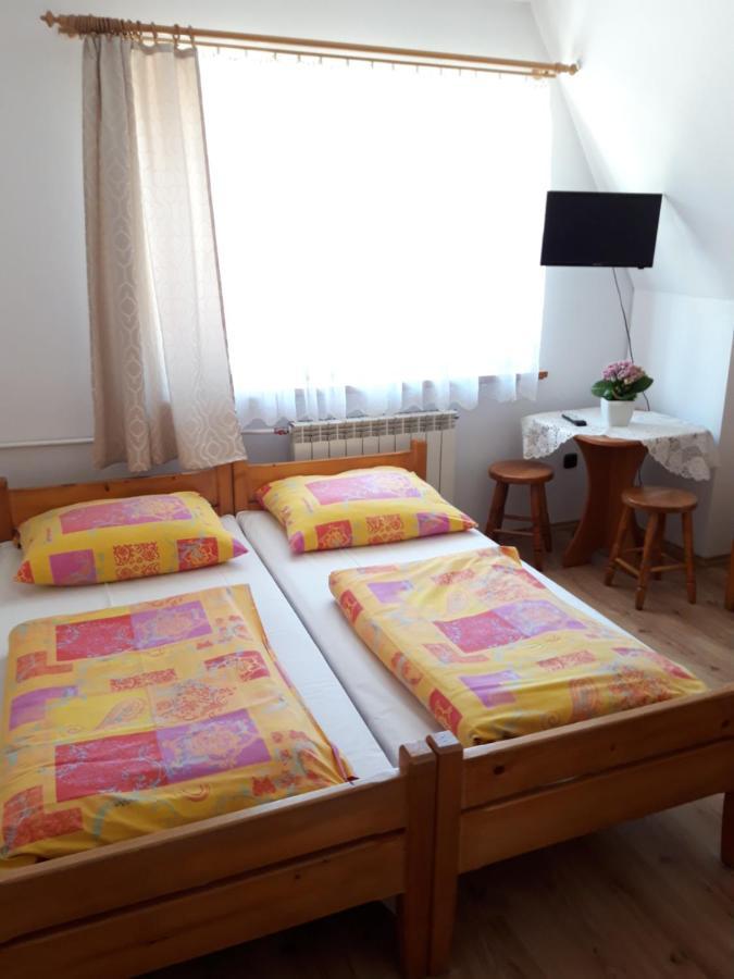 Pod Tatarska Gora Apartment เบียวีดูนาเยซ ภายนอก รูปภาพ