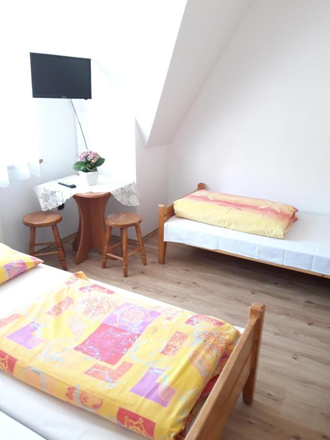 Pod Tatarska Gora Apartment เบียวีดูนาเยซ ภายนอก รูปภาพ